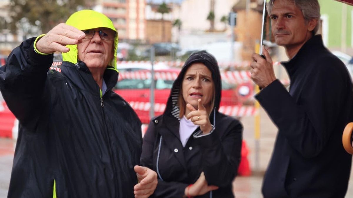 Imagen de la visita de Pilar Bernabé a Paiporta durante este episodio de lluvias.