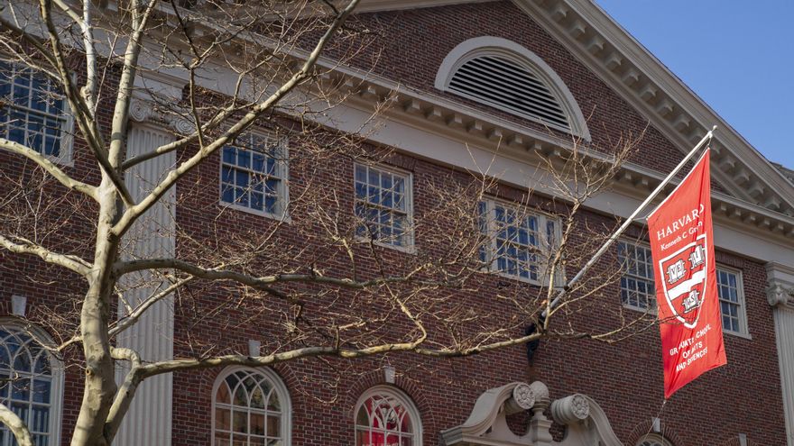 La Administración Trump congela US$2.200 millones a Harvard por no ceder a sus exigencias ideológicas para evitar recortes