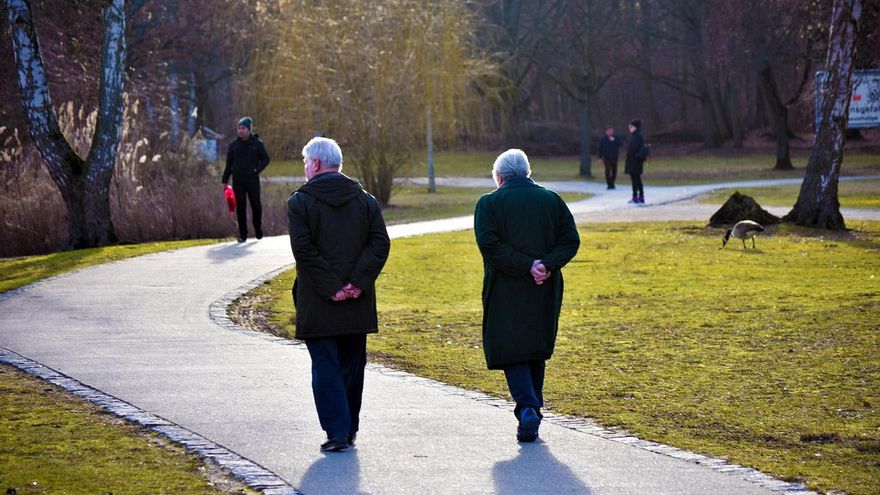 El hábito de caminar más de cinco mil pasos al día, vital para retrasar la aparición del alzheimer