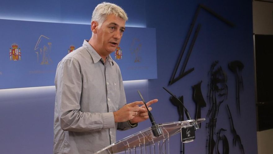 EH Bildu adelanta al PNV y cierra con Sánchez que los impuestos a la banca y las energéticas se recauden en Euskadi