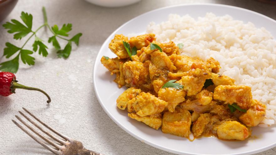 Pollo al curry con leche de coco