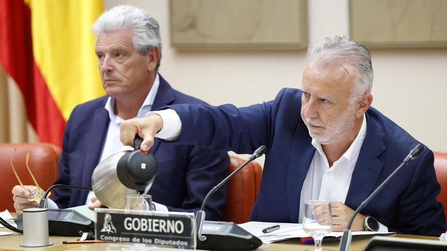 El ministro de Política Territorial y Memoria Democrática, Ángel Víctor Torres, comparece este jueves en la Comisión Mixta de Seguridad Nacional del Congreso.
