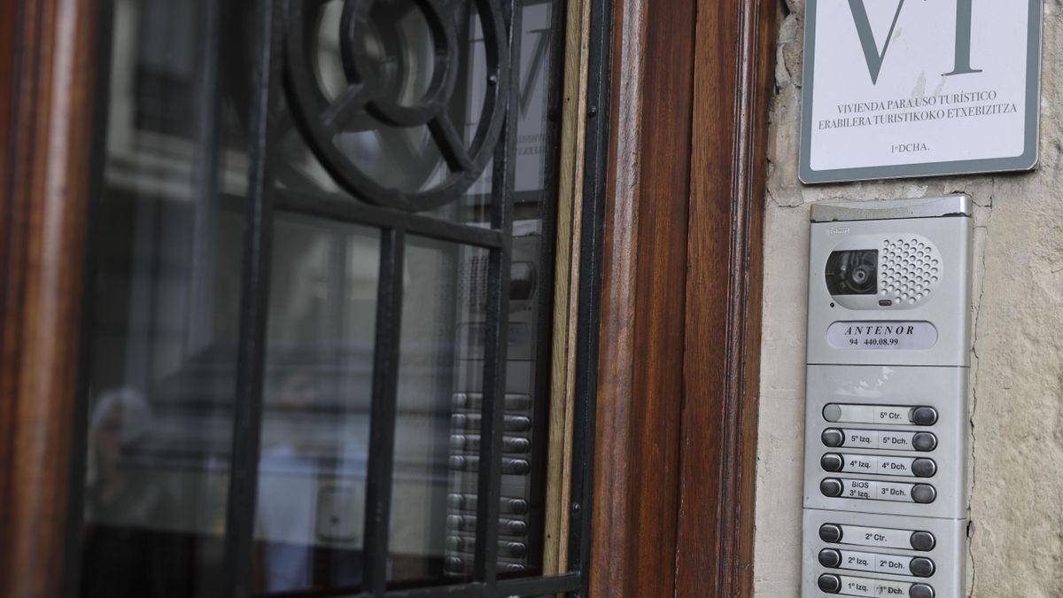 El Tribunal Superior desestima un recurso a la regulación de Santiago sobre pisos turísticos y dice que no invade competencias