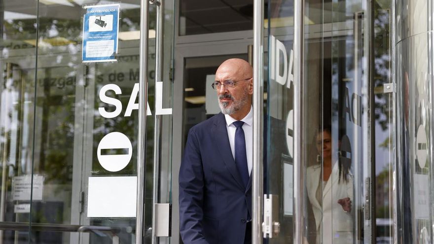 El rector de la Complutense niega irregularidades y se desvincula de la elección de Begoña Gómez para la cátedra