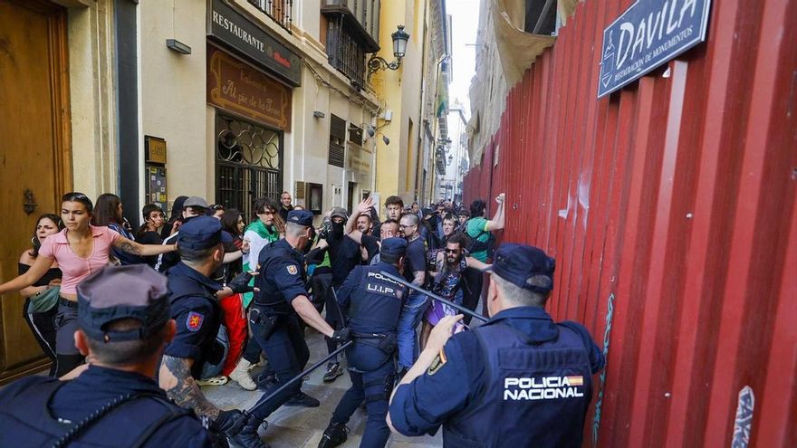 Archivan la denuncia contra el uso de armas ilegales en el enfrentamiento durante un mitin de Vox en Granada