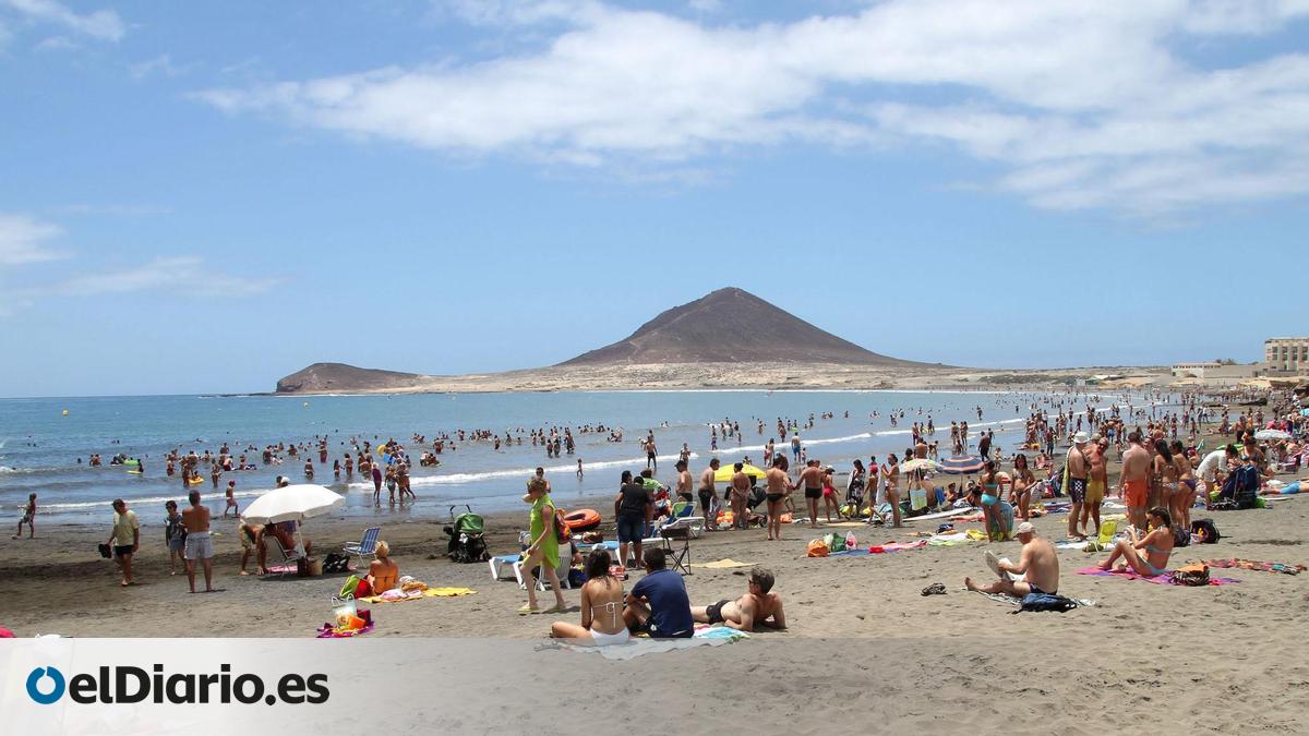 Cerrada al baño una playa de Tenerife por bacterias fecales en el agua