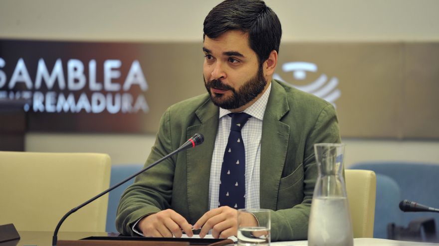 Vox asume que no puede tocar la ley extremeña de Cooperación, pero abre la puerta a su incumplimiento