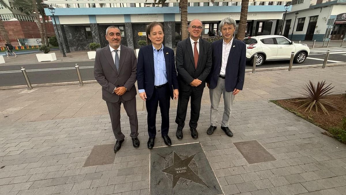 El delegado del Gobierno recibe en La Palma al embajador de Japón en España