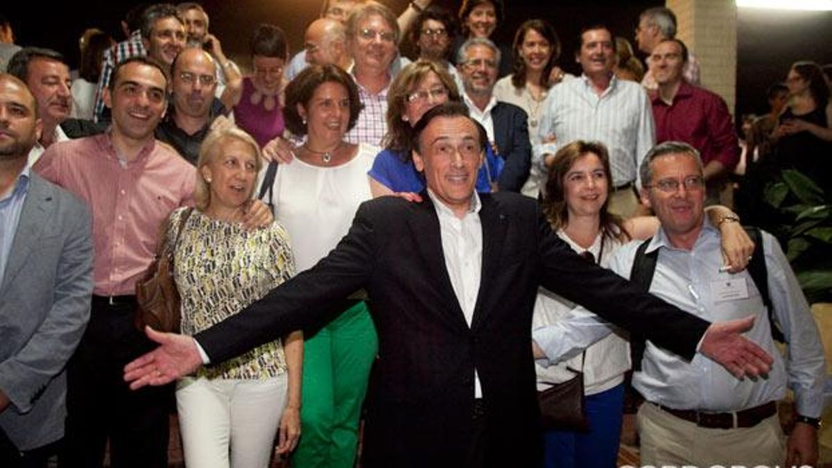 Villamandos celebra la victoria en 2014 como nuevo rector de la UCO