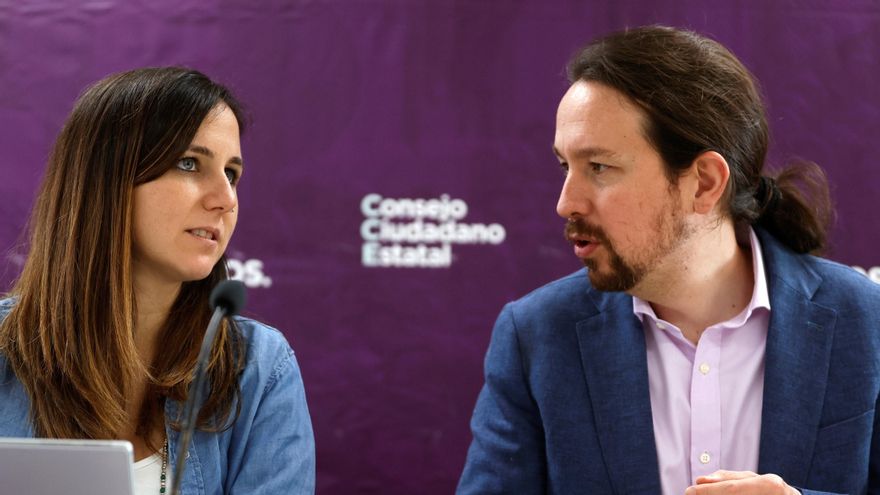 Podemos inicia este viernes el proceso para relevar al que ha sido hasta ahora su líder, Pablo Iglesias (d), un puesto para el que se perfila la ministra de Derechos Sociales, Ione Belarra (i). EFE/ Mariscal/ Archivo