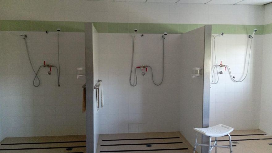 El PSOE denuncia que duchan juntos a los usuarios del Centro Sociosanitario de Plasencia por los recortes en personal