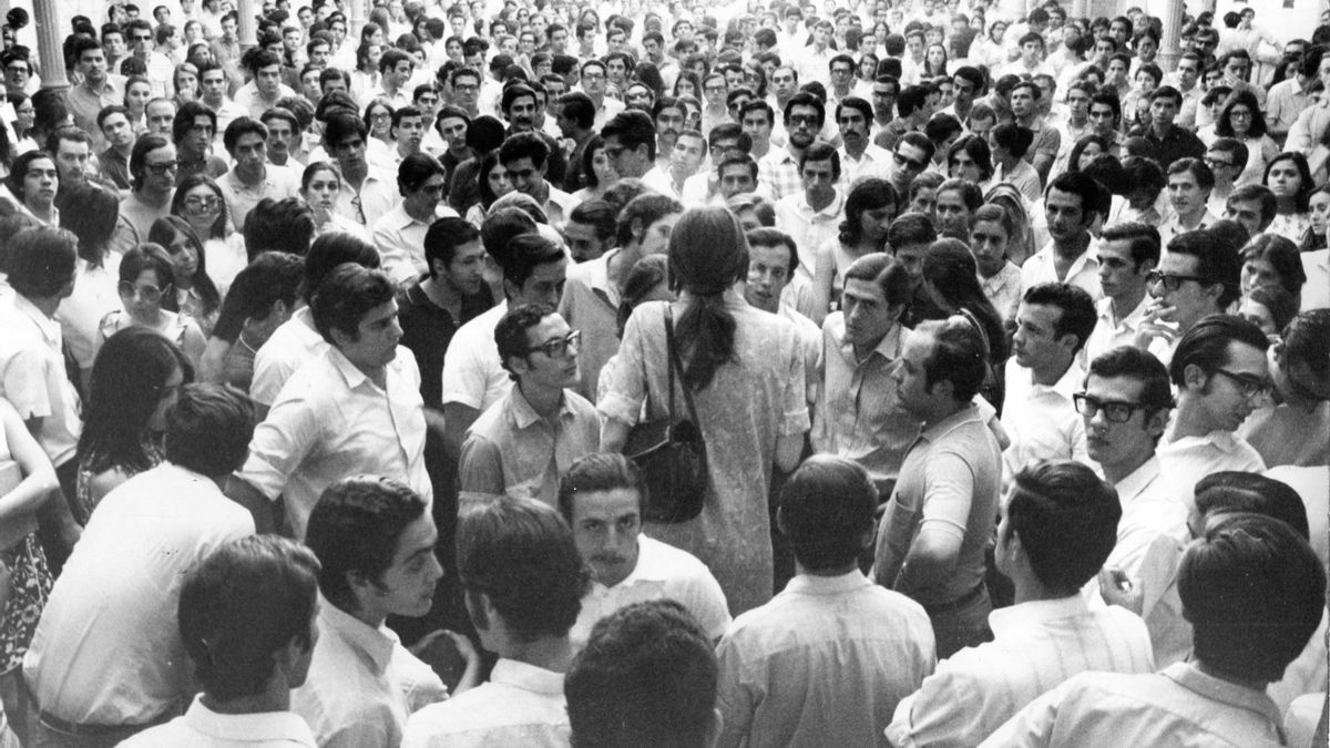 Otra imagen de las revueltas que tuvieron lugar en Tucumán a comienzos de los '70.