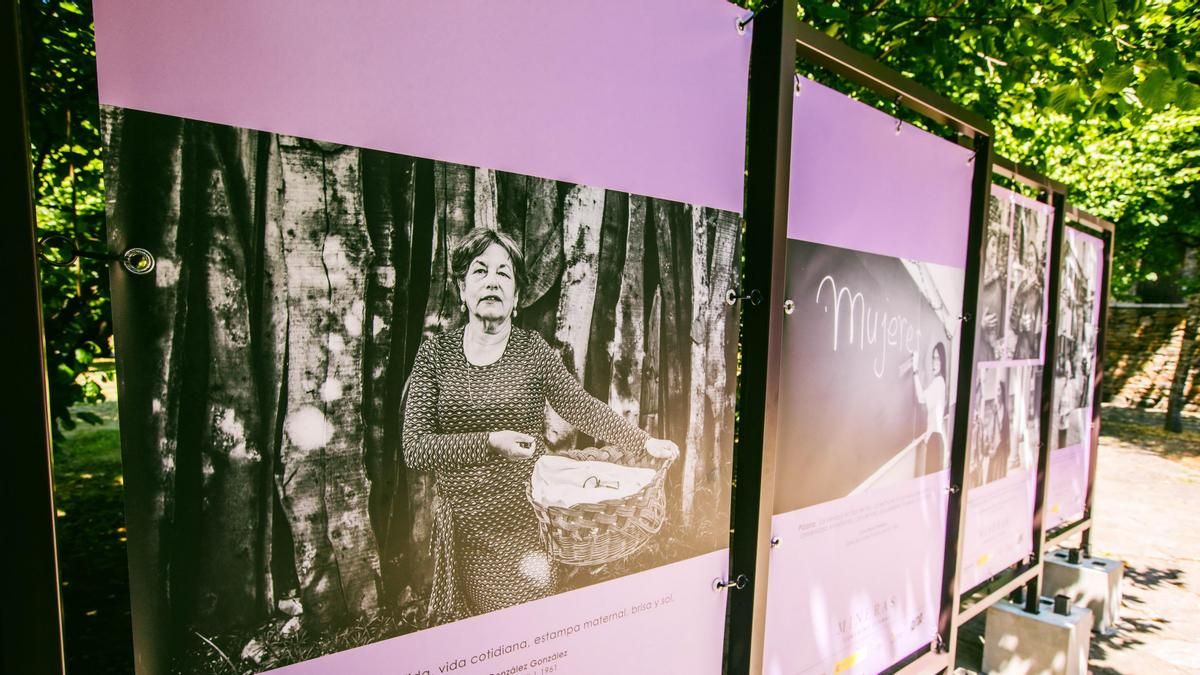 La fotógrafa Cristina Velasco presenta este viernes su libro 'Mineras: Femenino plural' en Sierra Pambley en Villablino