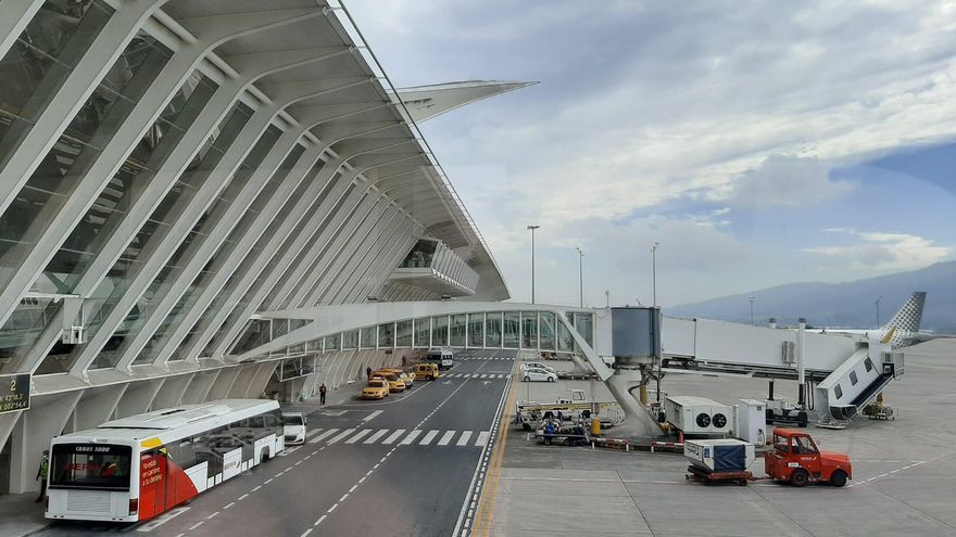 El aeropuerto de Loiu estrenará vuelos regulares a Nueva York a partir de mayo con United Airlines