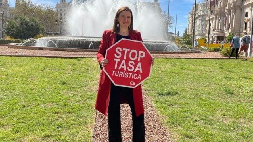 València hubiera recaudado casi un millón de euros de tasa a los turistas estas Fallas si el PP no la hubiera derogado