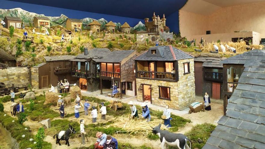Impresionante también el Belén Artesano de Folgoso de la Ribera.