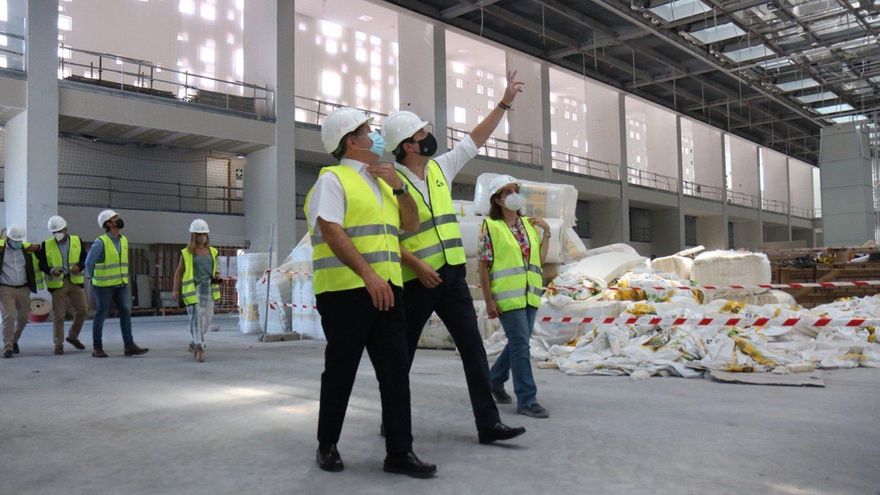 Intervención duda de la fórmula de gestión del Centro de Ferias, que prevé sueldos de hasta 90.000 euros