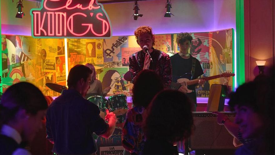 La Movida madrileña llega a 'Amar es para siempre', con protagonismo para Alaska y los Pegamoides