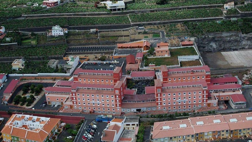 El Cabildo de Tenerife pide su inclusión en la Fundación del Hogar Santa Rita, la mayor residencia de la isla