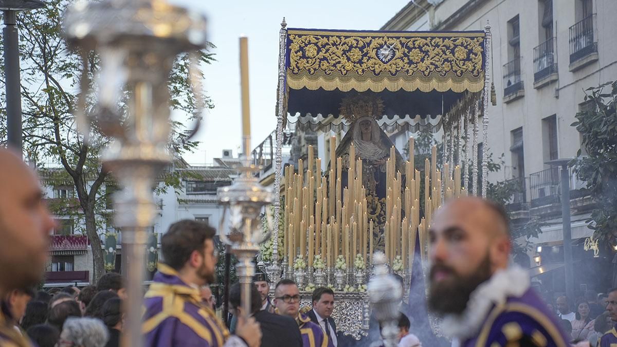 La procesión de la Hermandad del Calvario, en imágenes