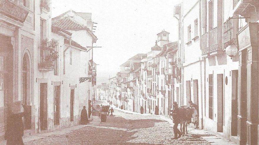 La calle San Fernando de Córdoba, a principios del siglo XX.