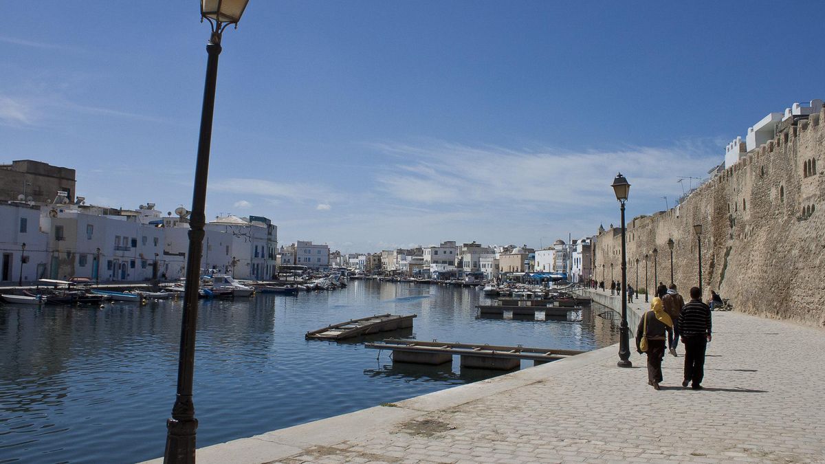 Viejo Puerto de Bizerta. Este canal de agua conecta el Mediterráneo con el lago Bizerta y es un puerto natural espectacular.