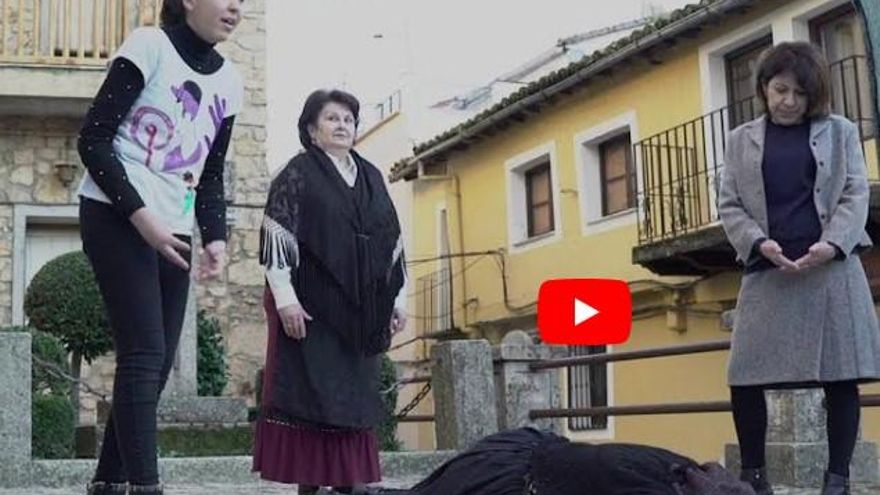 Una ruta teatralizada rescata la historia invisible de las mujeres de La Vera