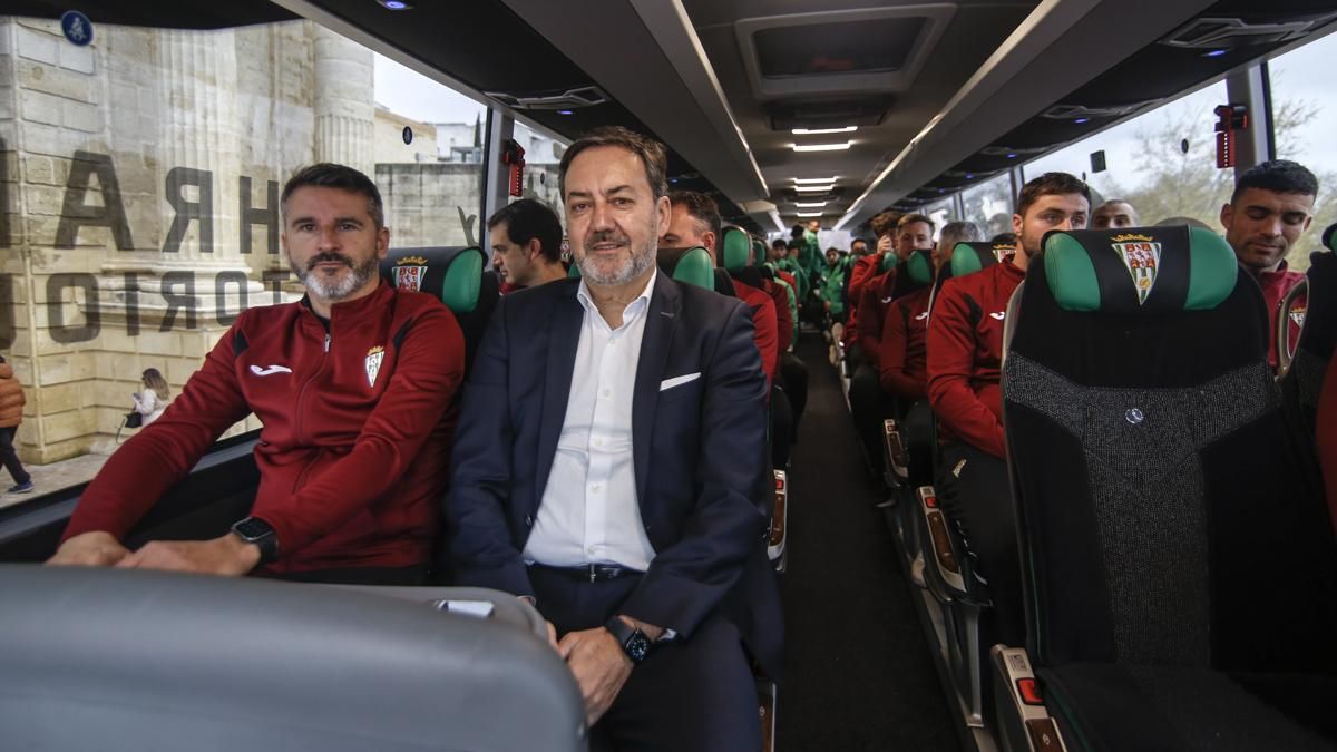 Presentación del nuevo autobús del Córdoba CF