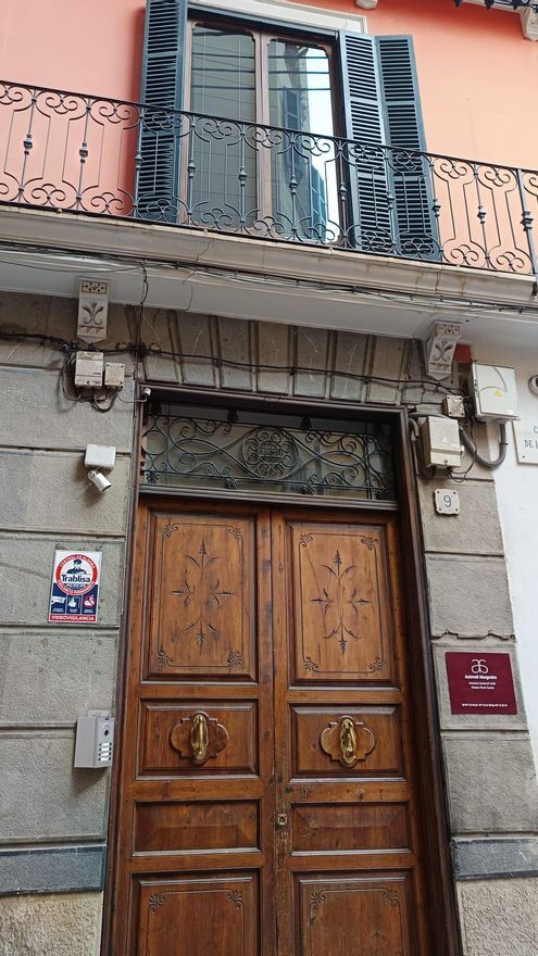 Portal de la finca en la qual es troba domiciliada Sa Talaia Gestión SL