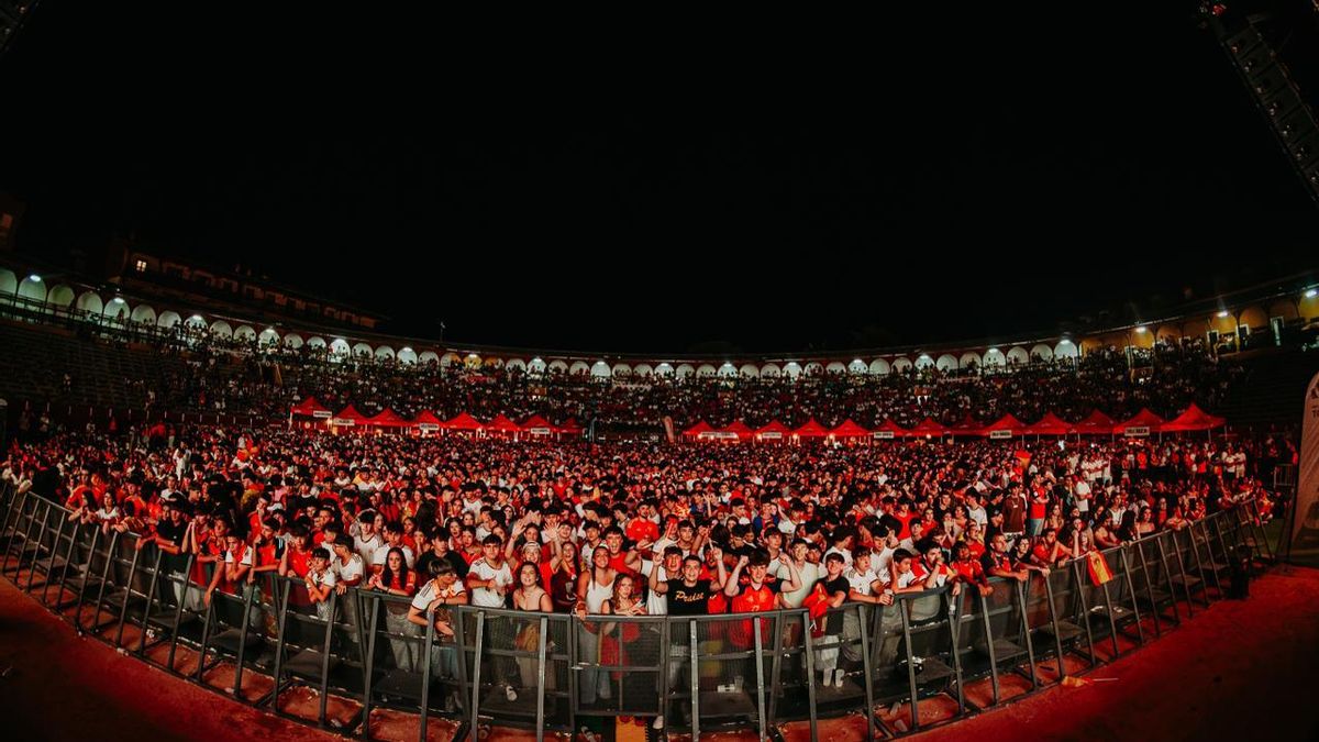 Imagen de la plaza de toros de Toledo durante la retransmisión del Mundial de Fútbol