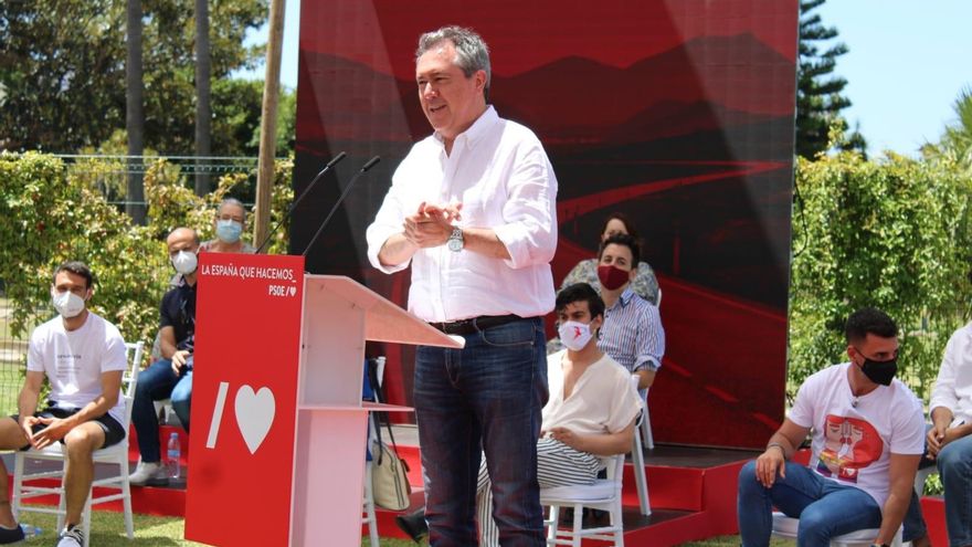 El alcalde de Sevilla y candidato del PSOE a la Presidencia de la Junta de Andalucía, Juan Espadas, en su intervención en la jornada sobre el capítulo 'Nuevos Derechos y Libertades, Políticas de Diversidad y Lgtbi', de la Ponencia Marco de PSOE