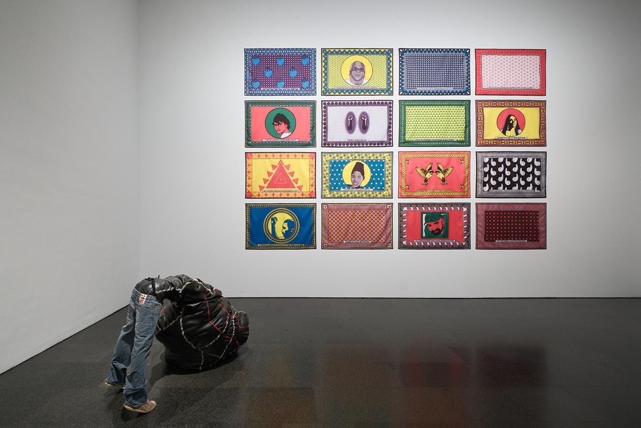 Panoramica de la muestra 'Proyectar un planeta negro. El arte y la cultura de Panáfrica', que acoge el Museu d'Art Contemporàni de Barcelona (MACBA).