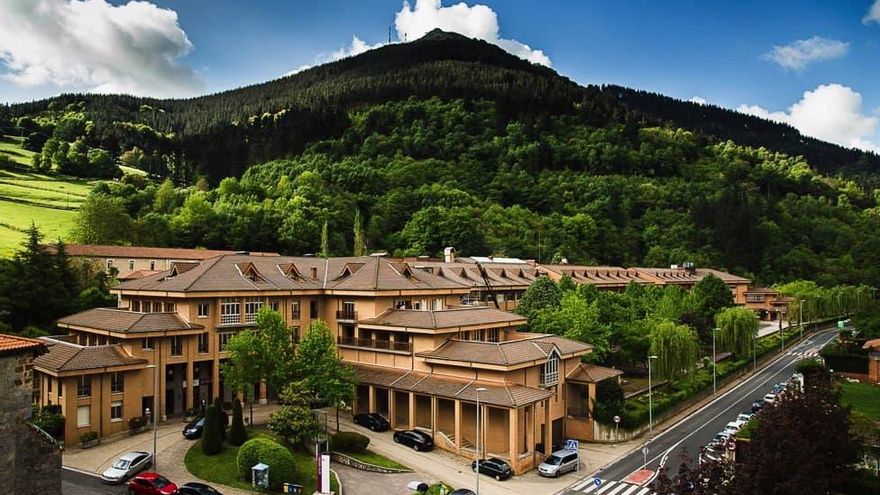 Los brotes se multiplican en los hospitales vascos, con al menos 136 contagiados en cuatro centros