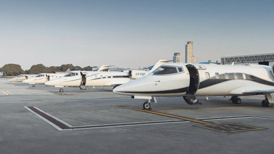 De Milei a Susana, de Macri a Cristina, los pasajeros VIP que volaron con la empresa acusada de lavar las coimas de ANDIS