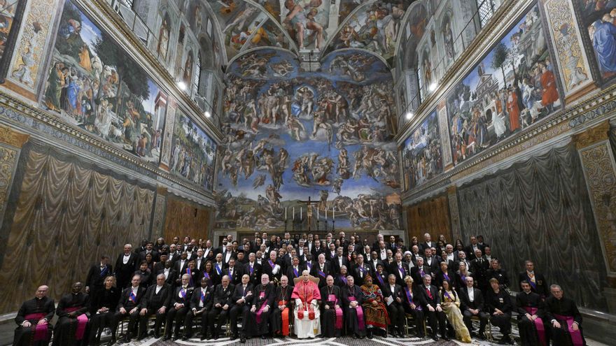 León XIV siembra la conciliación entre los cardenales para una 'pax vaticana'