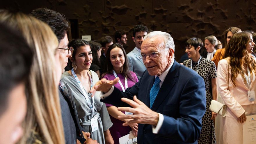 Isidro Fainé, presidente de Fundación "la Caixa" en el acto de entrega de las becas 2021