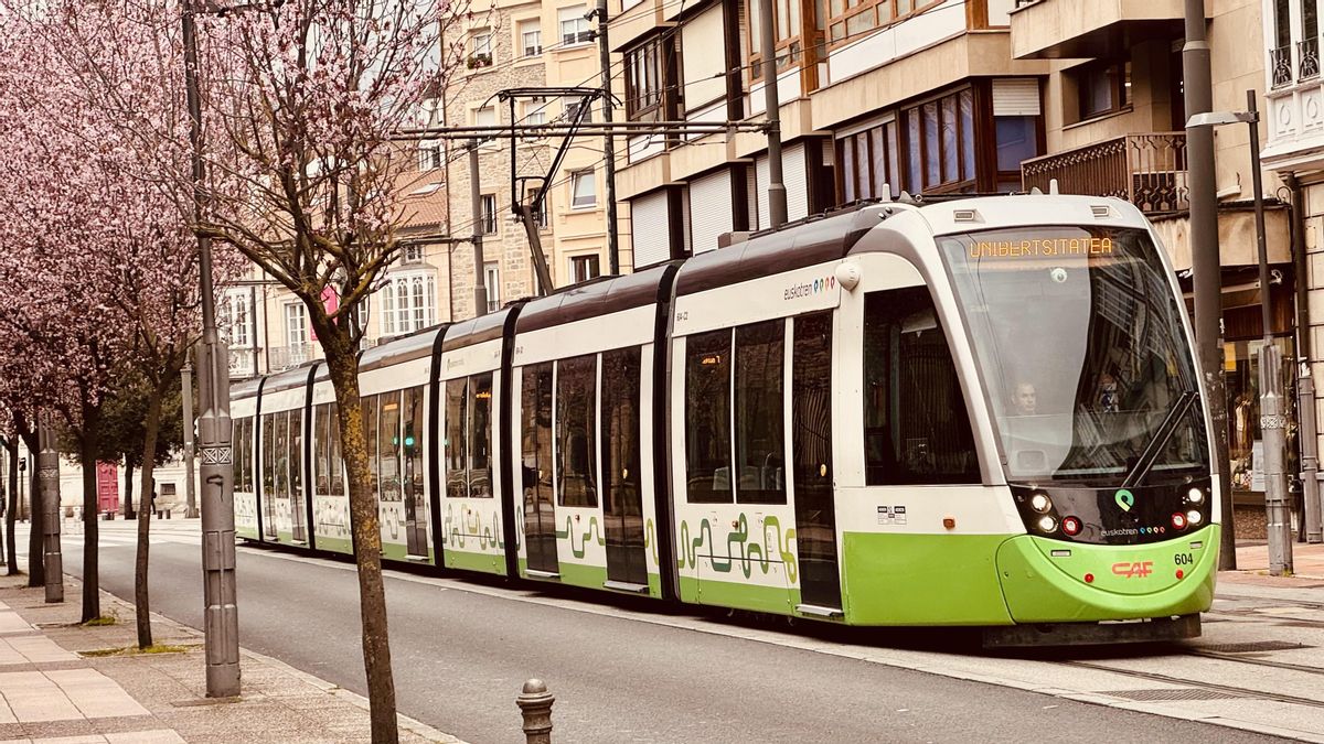 Euskotren saca a concurso la fabricación de nueve unidades del tranvía de Vitoria para la ampliación a Zabalgana