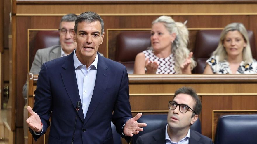 El presidente del Gobierno, Pedro Sánchez, interviene durante una sesión de control al Gobierno, en el Congreso de los Diputados, a 17 de junio de 2026, en Madrid (España).