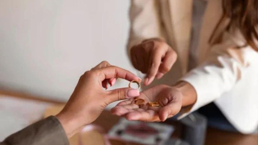 La mitad de los hogares argentinos ya recurre a créditos o ahorros para sobrevivir