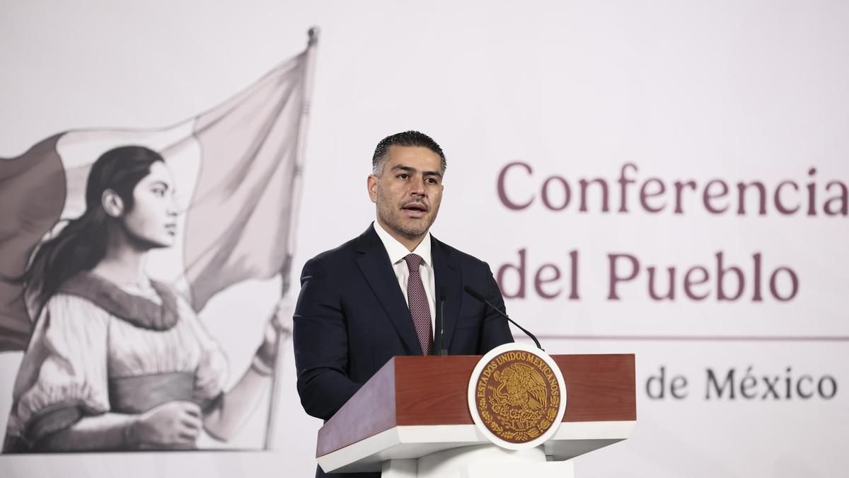 El secretario de Seguridad y Protección Ciudadana de México, Omar García Harfuch, habla en una rueda de prensa este lunes en Palacio Nacional de la Ciudad de México.