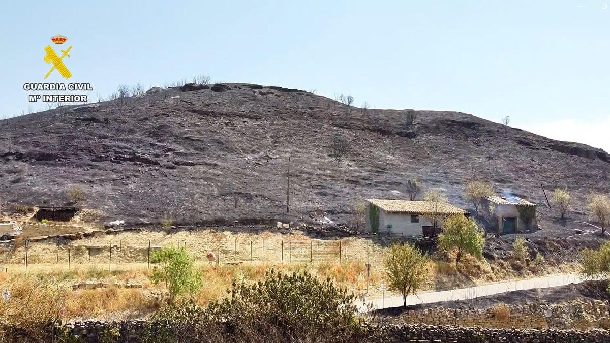 Casas afectadas por el fuego en Asín