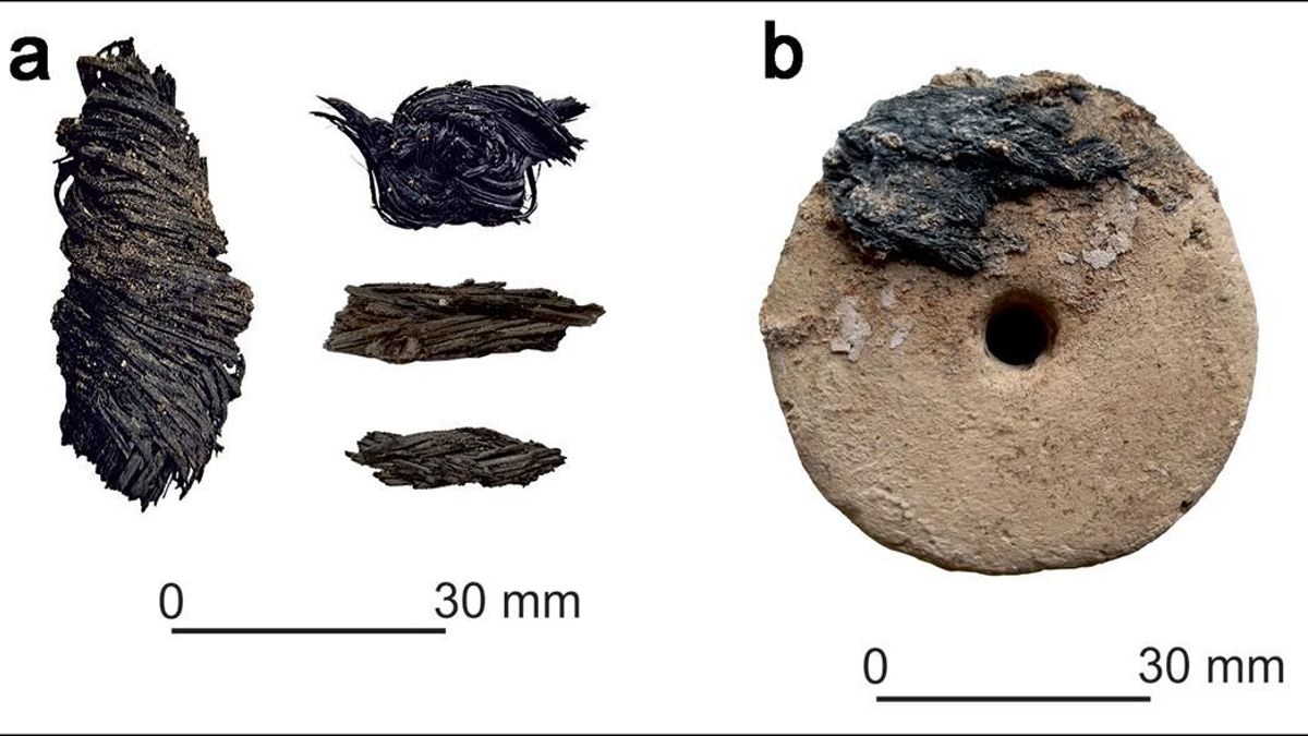 Pesas cilíndricas con restos de esparto carbonizado