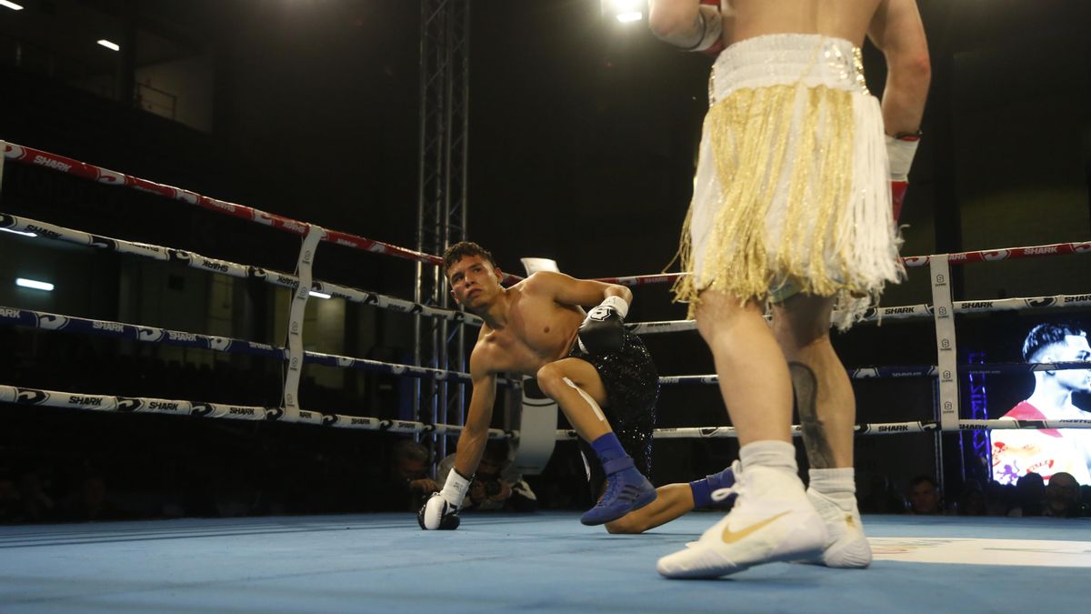 Combate Rafa Lozano ante Kervin Romero 