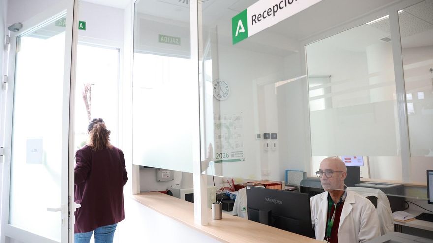 El PSOE llama a los andaluces como si fuera una cita médica para pedir el voto por el 17M y "arreglar" la sanidad pública