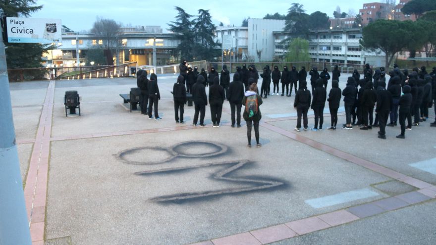 Protesta en la UAB por el 8M