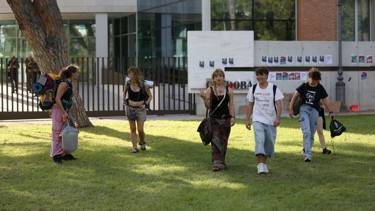 Levantan la acampada contra el desahucio de Maricarmen en Córdoba