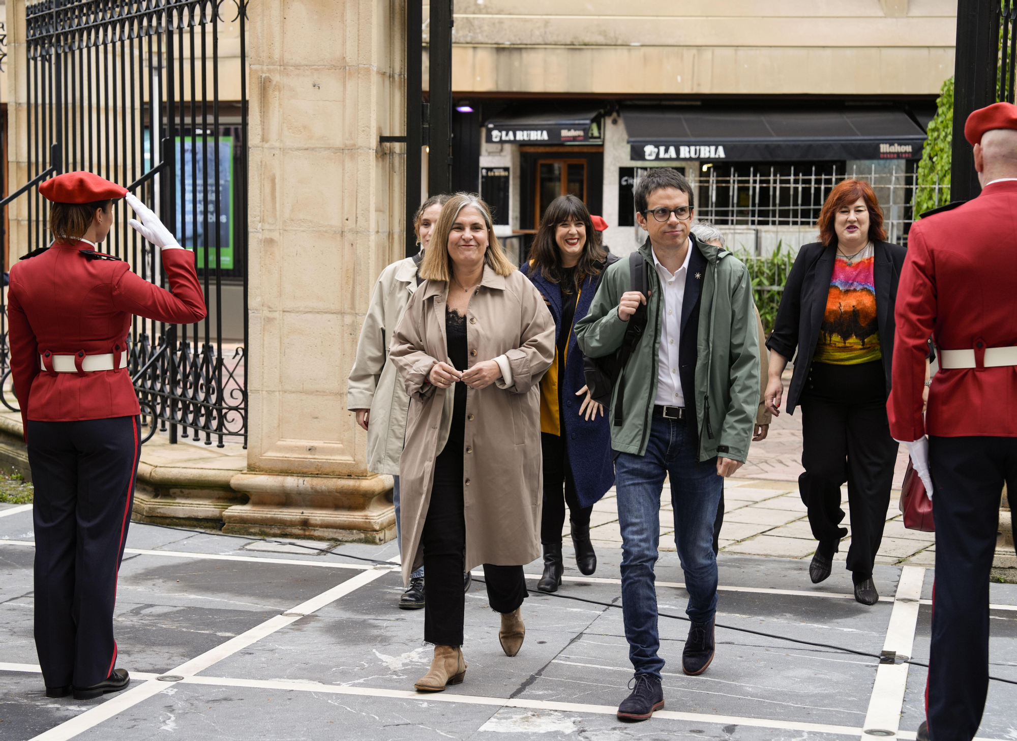 Pello Otxandiano, con Nerea Kortajarena y Eva Blanco