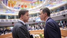 Spain is playing at the European summit the recovery after the crisis against the blockade of the Netherlands