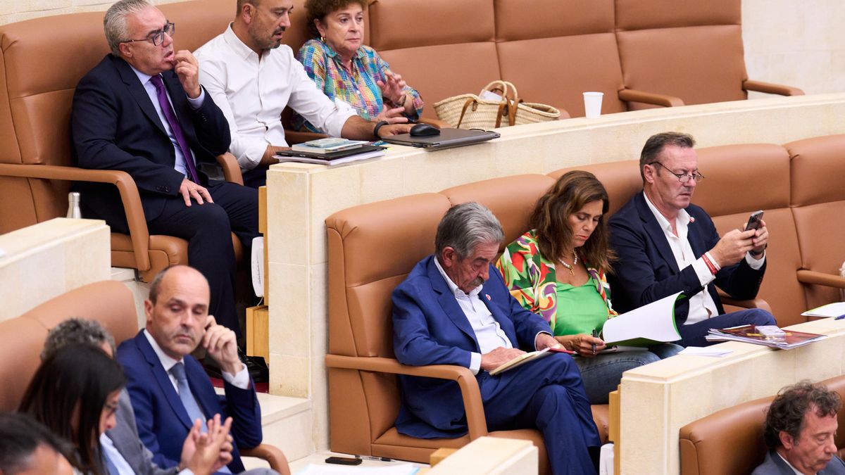 Los diputados del PRC en el Parlamento