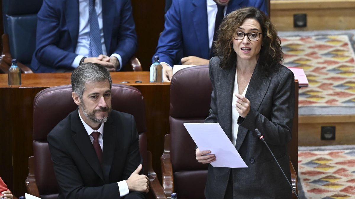 La oposición reprocha a Ayuso que se "ría" de Maricarmen y la presidenta amenaza a la acampada de Sol: "Nunca se debió permitir"
